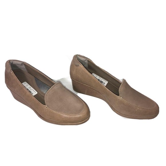 Nurture By Lamaze Closed Toe Wedge Heel Shoes, brown, Size 7.5M - Picture 2 of 6